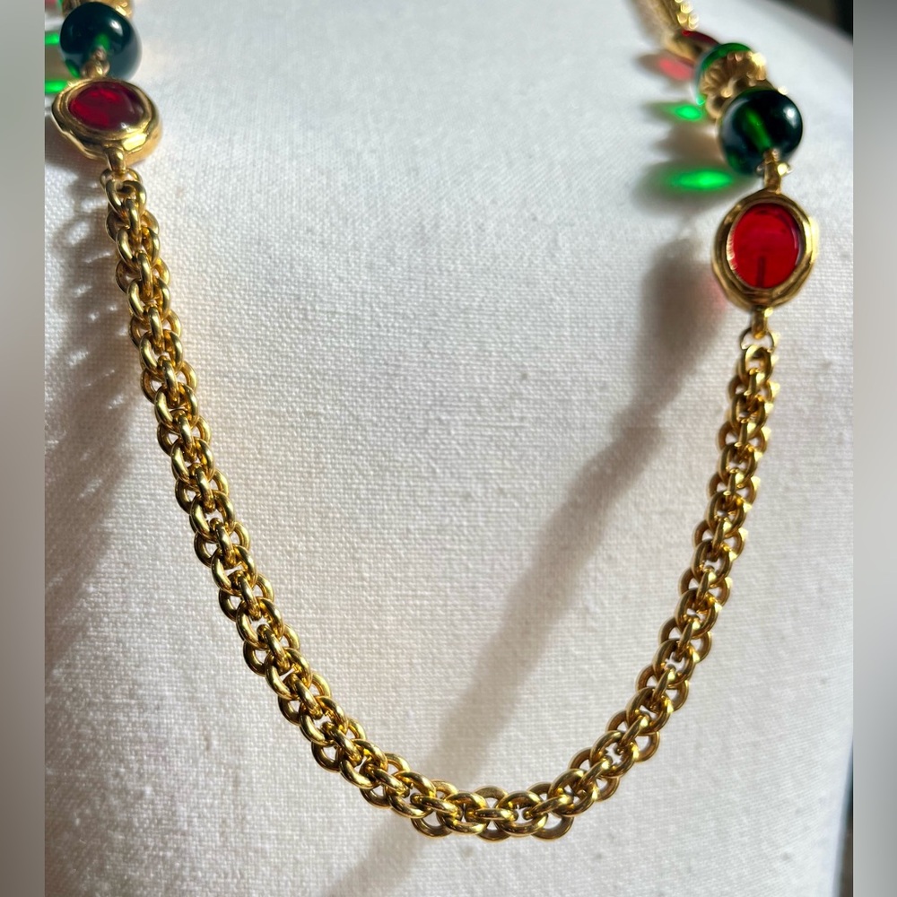 Chanel Gripoix Vintage red green glass 24k gold necklace. Rare! Authentic, EUC. - Picture 11 of 11